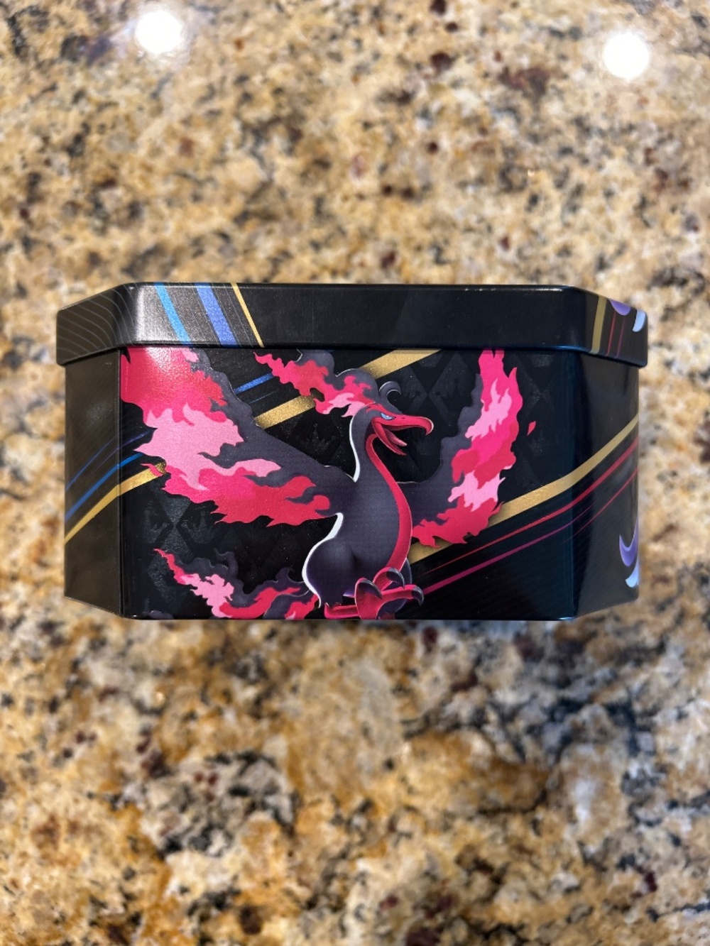 Pokemon TCG Crown Zenith Tin - Picture 3 of 6